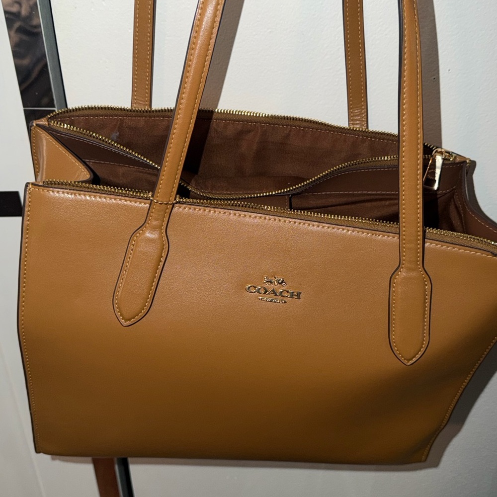 Coach Tan Leather Tote Bag - Signature Logo